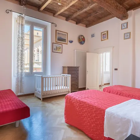 Petroni 38 By בולוניה