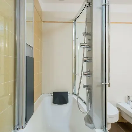 Apartment Petroni 38 By