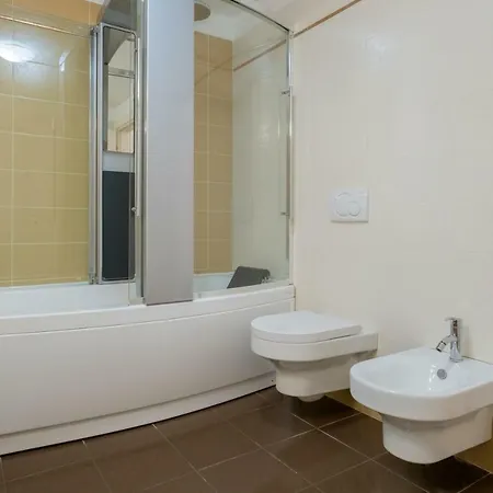 Petroni 38 By * בולוניה