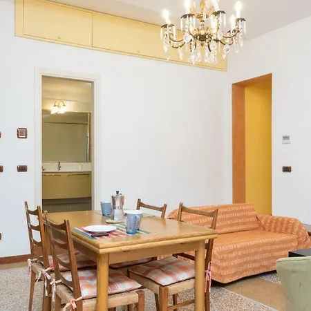 Petroni 38 By * בולוניה