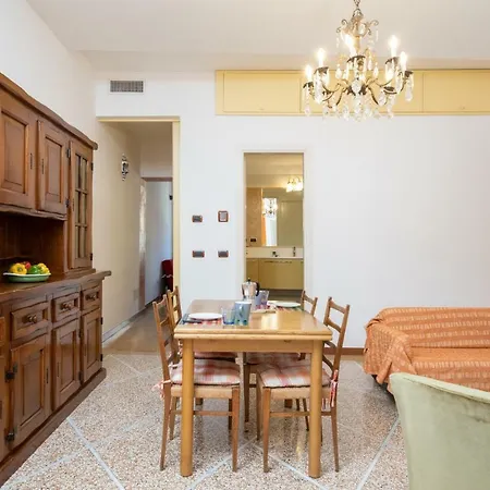 Apartmán Petroni 38 By *