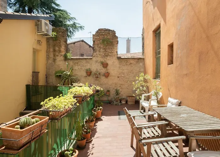 Petroni 38 By * بولونيا