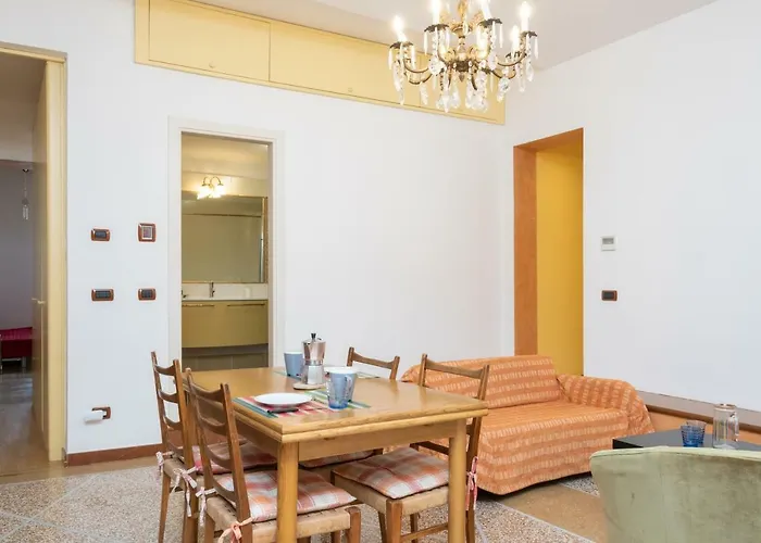 Petroni 38 By * Bologna